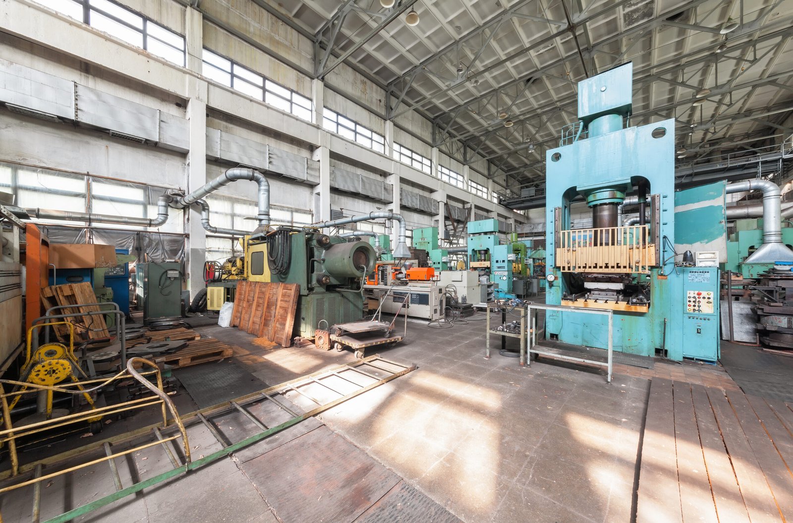 Rubber Injection Molding Press Mfg.